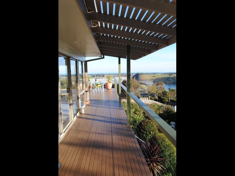 2 Bass Close, Lakes Entrance VIC 3909