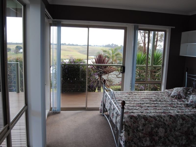 2 Bass Close, Lakes Entrance VIC 3909