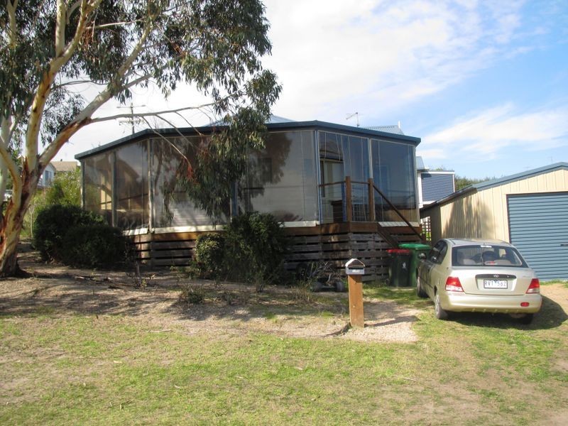 1 Banksia Court, Lakes Entrance VIC 3909