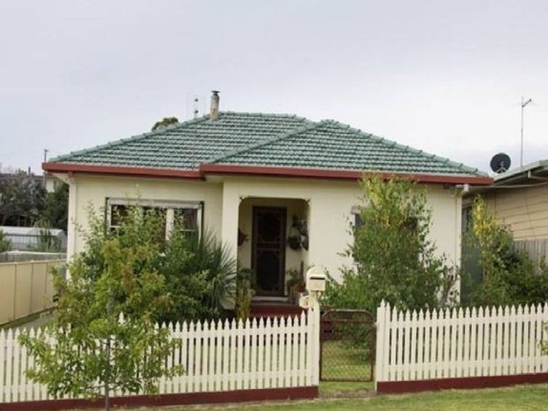 3 Ocean Court, Lakes Entrance VIC 3909