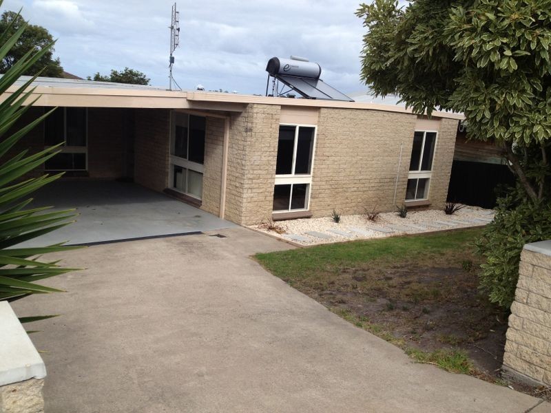 41 Capes Road, Lakes Entrance VIC 3909