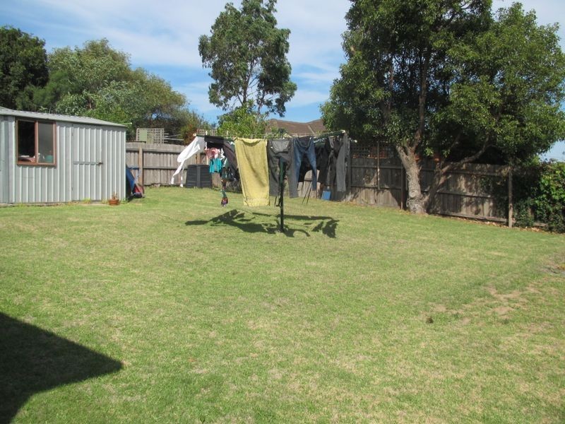 41 Capes Road, Lakes Entrance VIC 3909