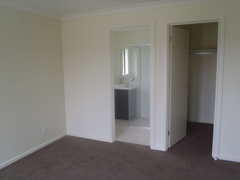 13 Westbury Way, Lakes Entrance VIC 3909