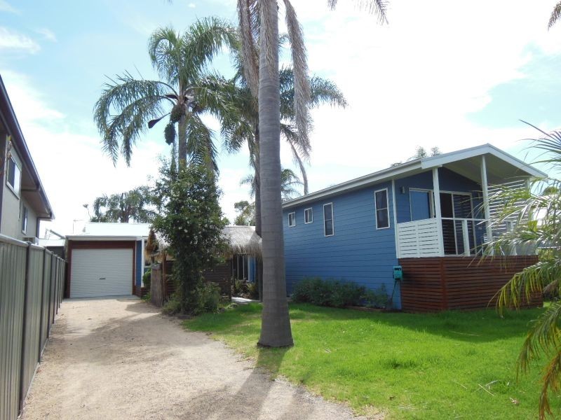 3 Merrangbaur Street, Lakes Entrance VIC 3909