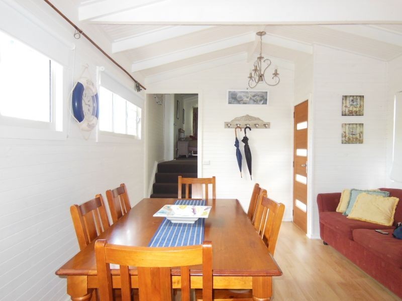 3 Merrangbaur Street, Lakes Entrance VIC 3909