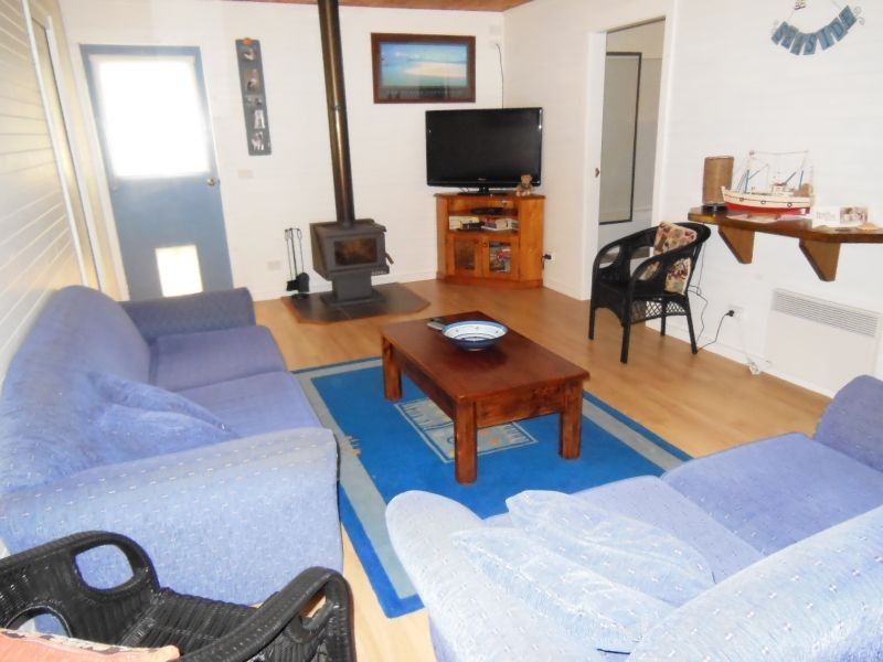 3 Merrangbaur Street, Lakes Entrance VIC 3909