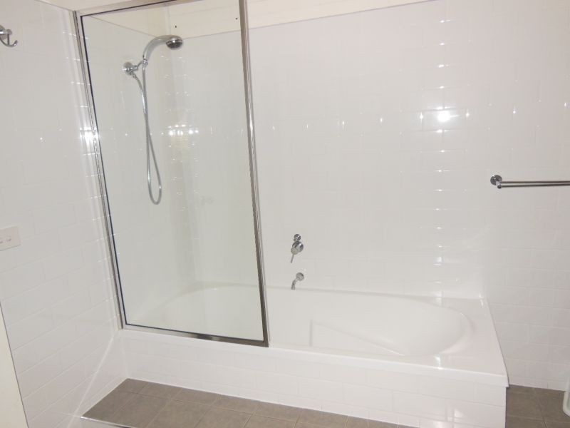 3 Merrangbaur Street, Lakes Entrance VIC 3909
