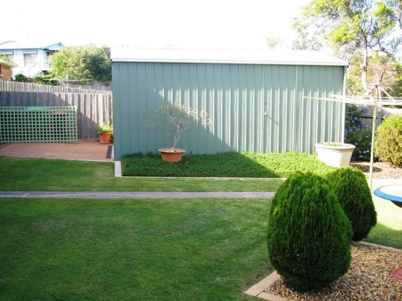 25 O’Neills Road, Lakes Entrance VIC 3909