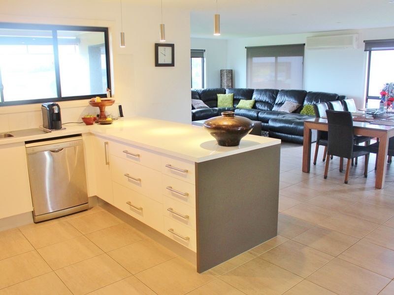 47 Country Club Drive, Lakes Entrance VIC 3909