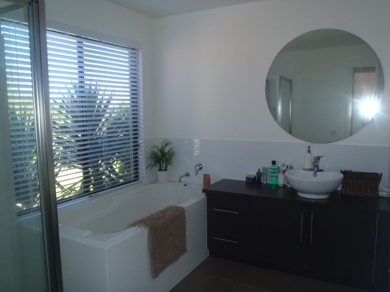 47 Country Club Drive, Lakes Entrance VIC 3909