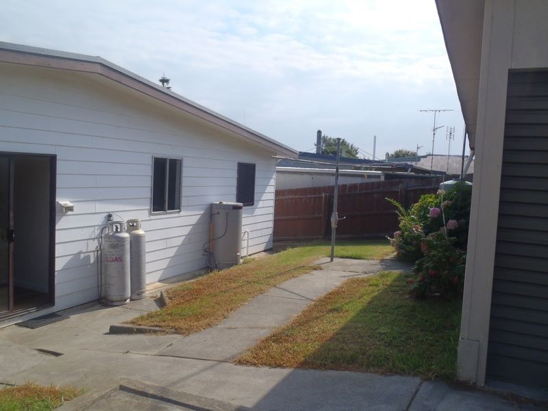 21 Daniel Street, Lakes Entrance VIC 3909