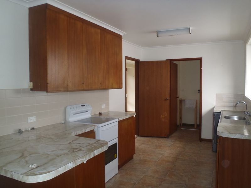 16 Rowe Street, Lakes Entrance VIC 3909