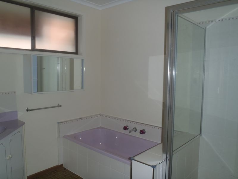 16 Rowe Street, Lakes Entrance VIC 3909