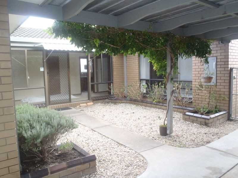 16 Rowe Street, Lakes Entrance VIC 3909