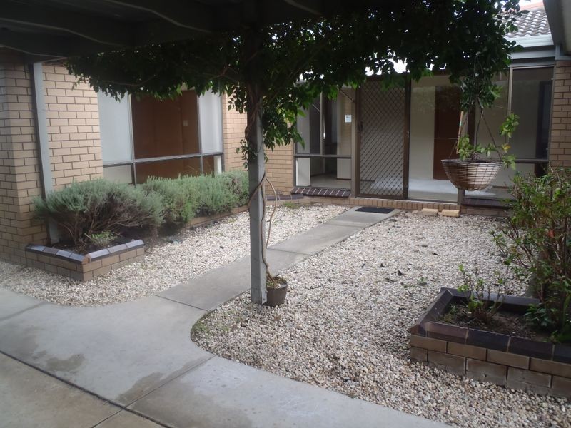 16 Rowe Street, Lakes Entrance VIC 3909