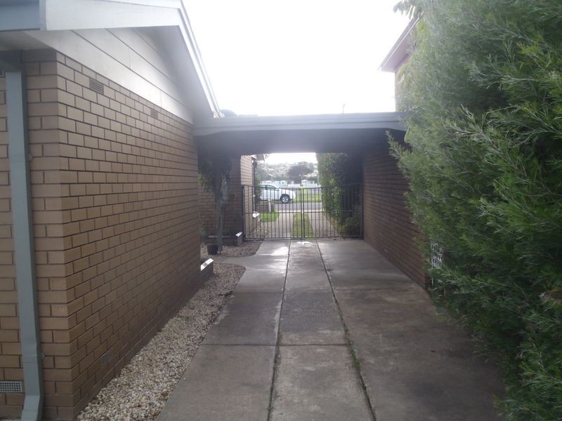 16 Rowe Street, Lakes Entrance VIC 3909
