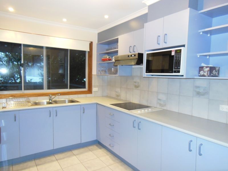 10 Bulmer Street, Lake Tyers Beach VIC 3909