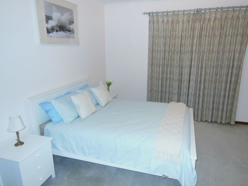 10 Bulmer Street, Lake Tyers Beach VIC 3909