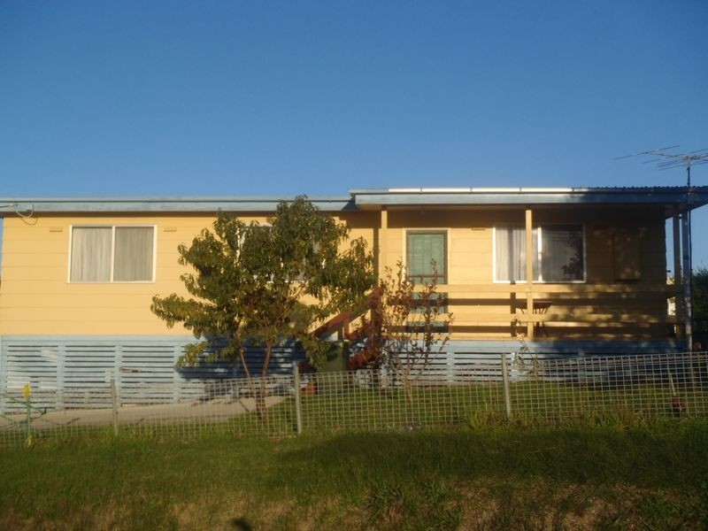 13 Lyrebird Court, Lakes Entrance VIC 3909