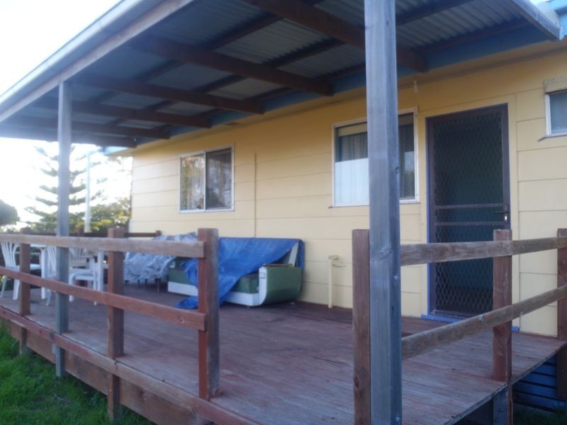 13 Lyrebird Court, Lakes Entrance VIC 3909