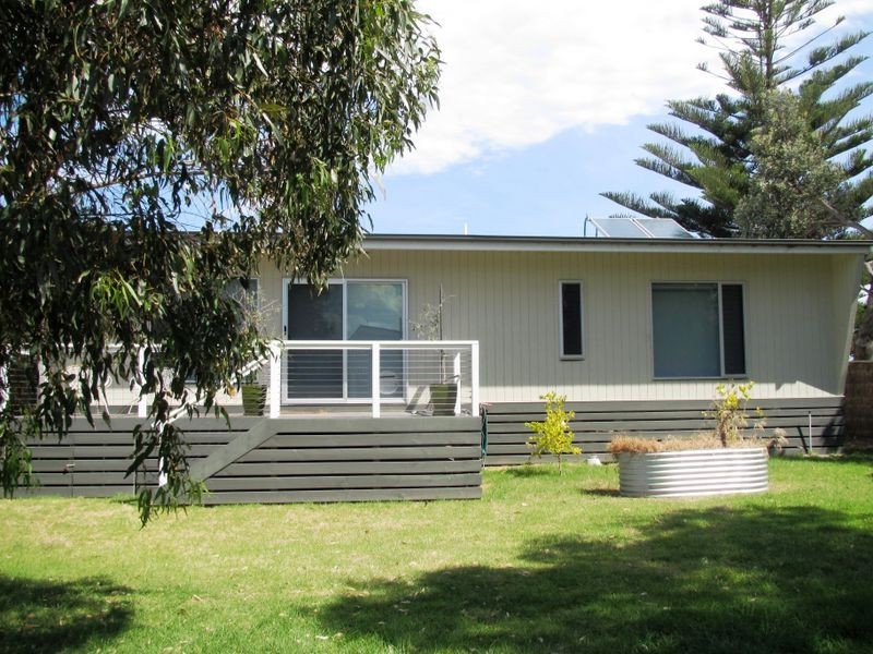 18 Middle Street, Lakes Entrance VIC 3909