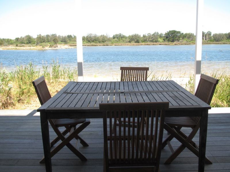 18 Middle Street, Lakes Entrance VIC 3909