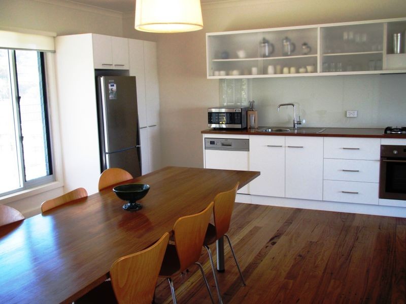 18 Middle Street, Lakes Entrance VIC 3909