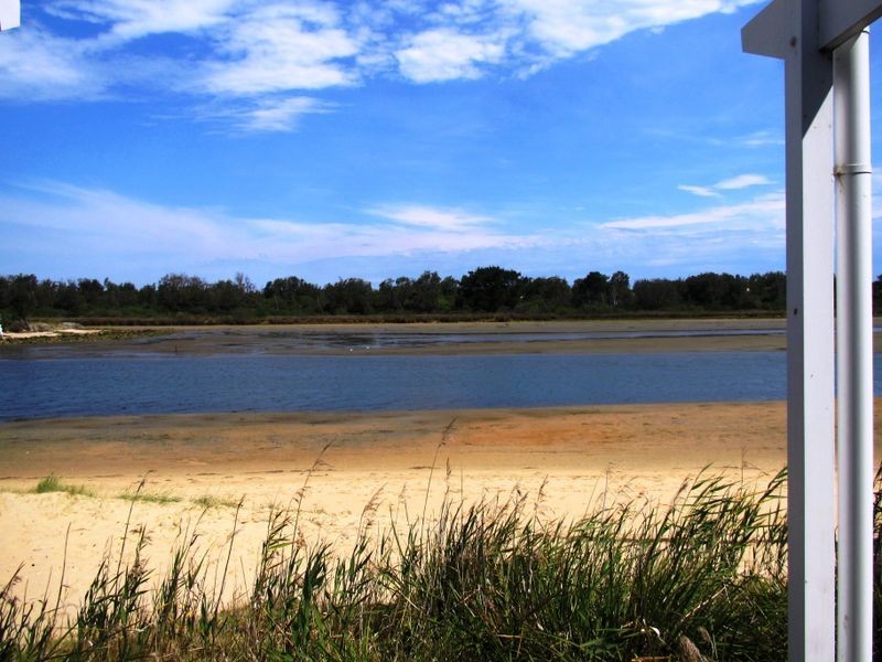 18 Middle Street, Lakes Entrance VIC 3909