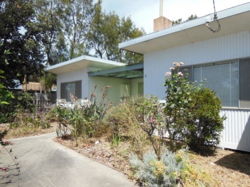 3 Whiters Street, Lakes Entrance VIC 3909