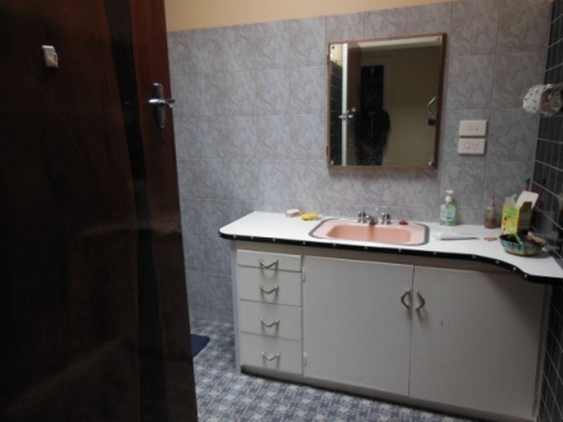 3 Whiters Street, Lakes Entrance VIC 3909