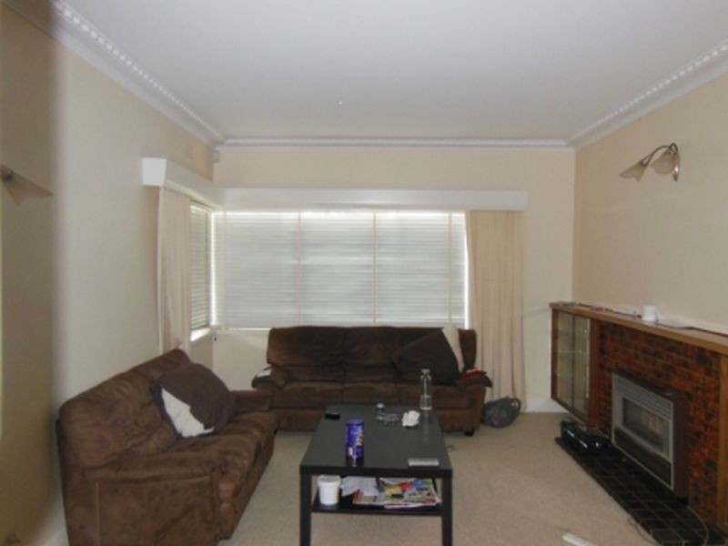 3 Whiters Street, Lakes Entrance VIC 3909
