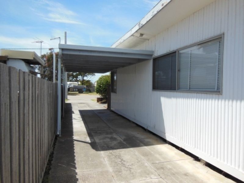 3 Whiters Street, Lakes Entrance VIC 3909