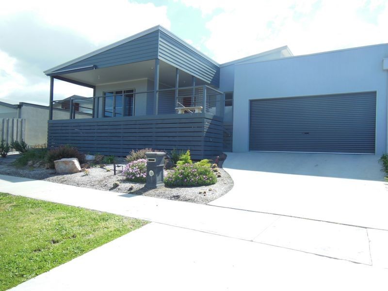 13 Bream Road, Lake Tyers Beach VIC 3909