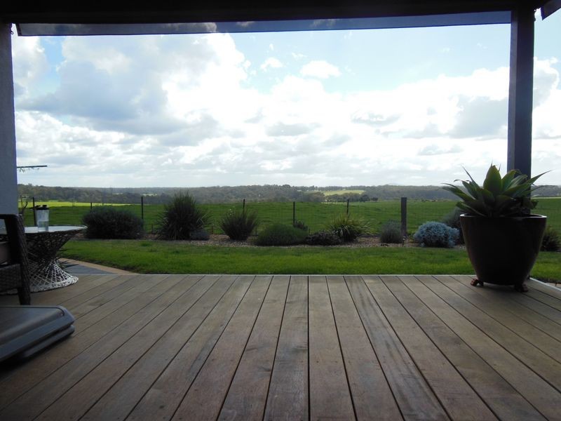 13 Bream Road, Lake Tyers Beach VIC 3909