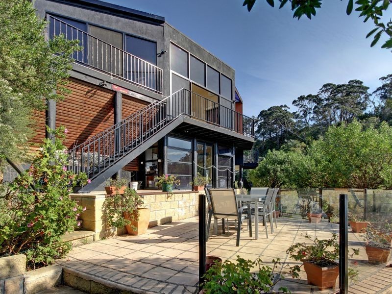 4B Wattlebird Close, Lakes Entrance VIC 3909
