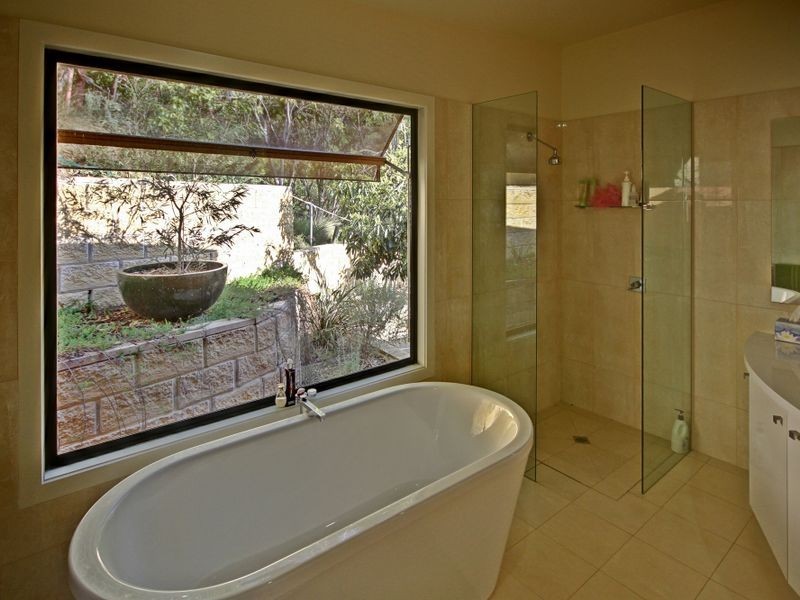 4B Wattlebird Close, Lakes Entrance VIC 3909