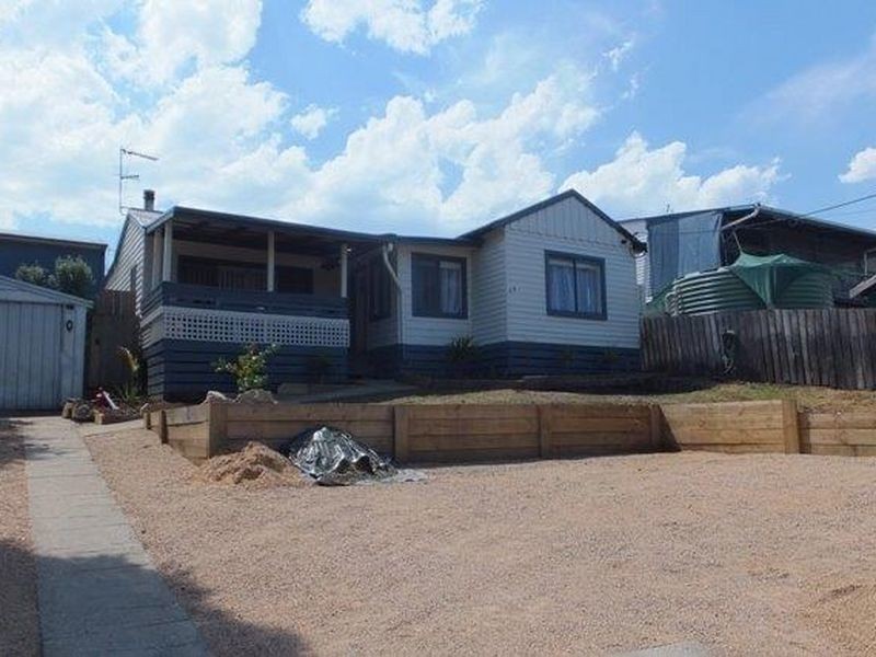 15 Daniel Street, Lakes Entrance VIC 3909