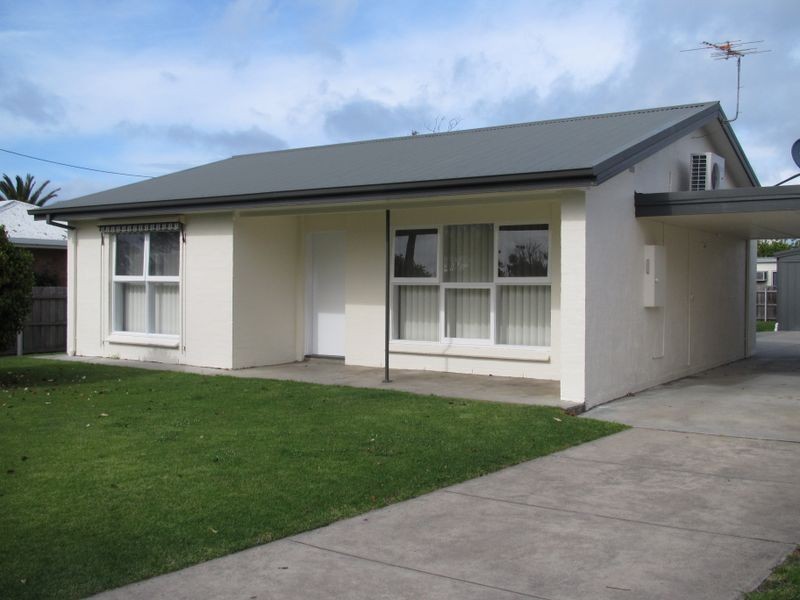 18 Long Street, Lakes Entrance VIC 3909