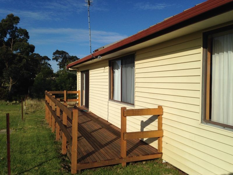 54 Capes Road, Lakes Entrance VIC 3909