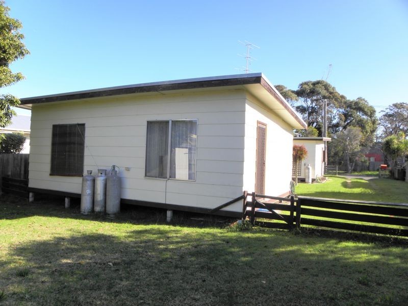 2/6 Fish Street, Lakes Entrance VIC 3909