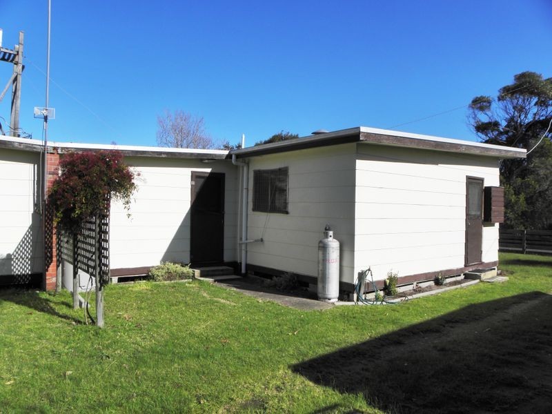 2/6 Fish Street, Lakes Entrance VIC 3909