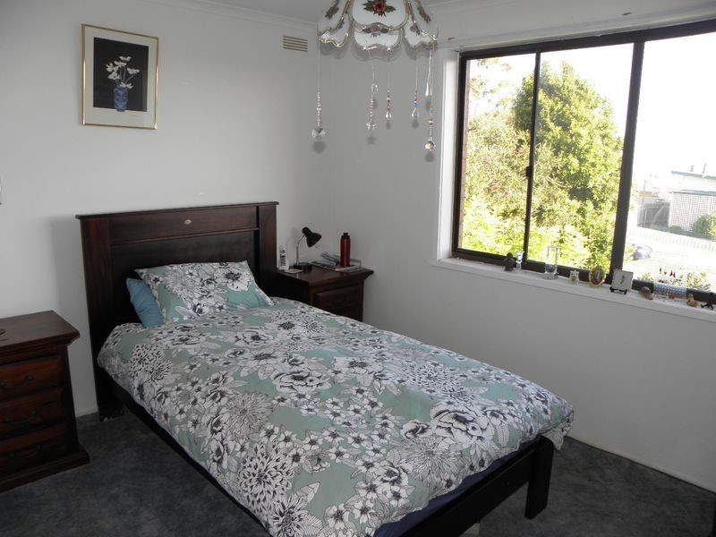 32 Capes Road, Lakes Entrance VIC 3909