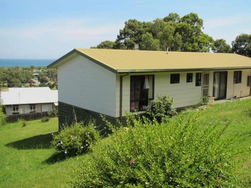 17 Gay Street, Lakes Entrance VIC 3909