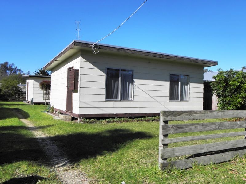 1/6 Fish Street, Lakes Entrance VIC 3909