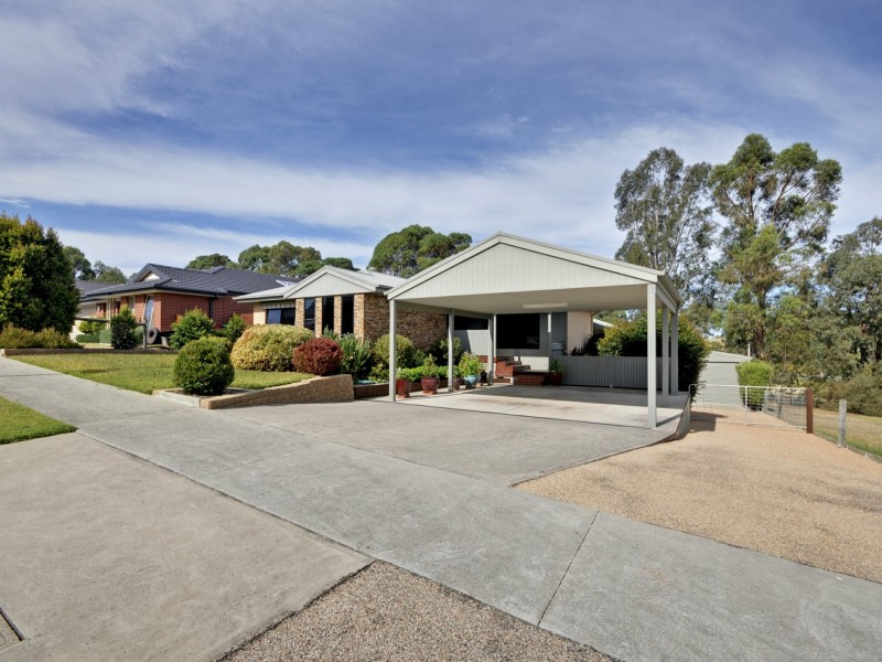 28 Redenbach Court, Swan Reach VIC 3903