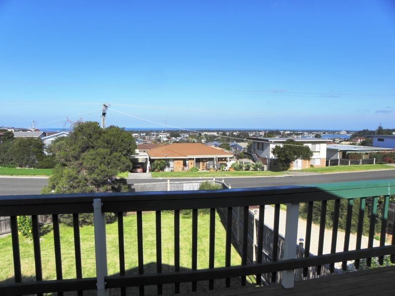 22 O’Neills Road, Lakes Entrance VIC 3909