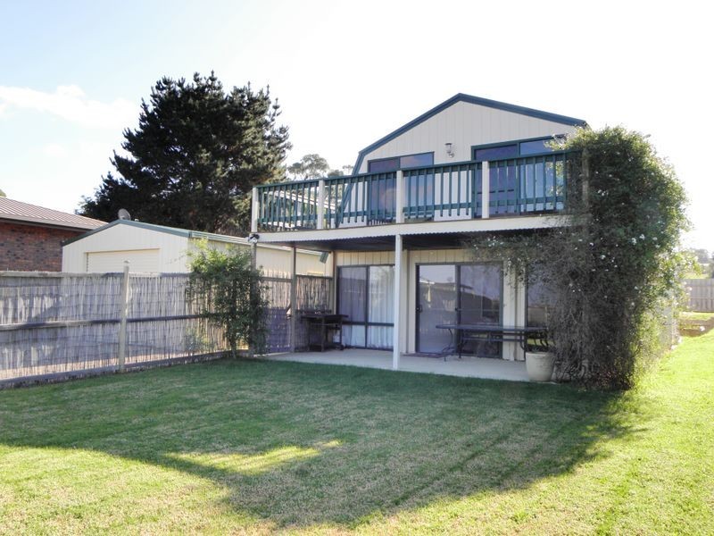 22 O’Neills Road, Lakes Entrance VIC 3909