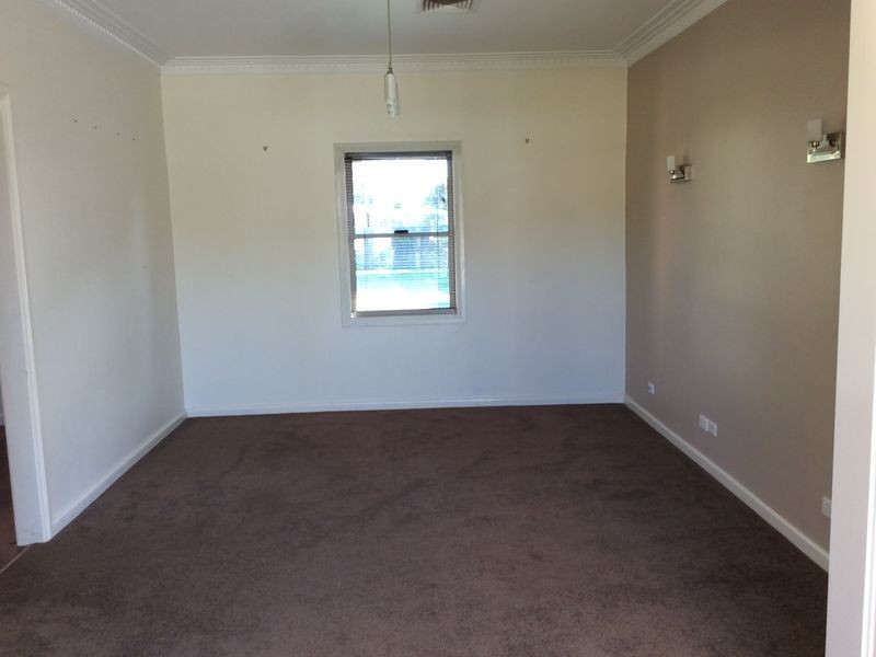 13 Mourilyan Street, Lakes Entrance VIC 3909