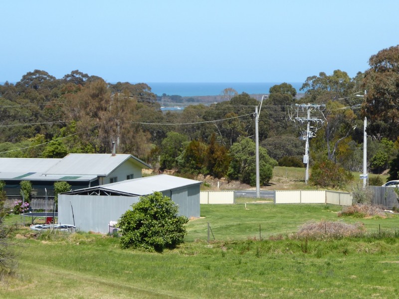 12 Tower Hill Court, Kalimna VIC 3909