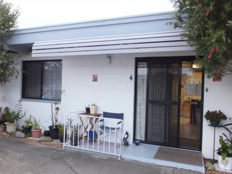 4/45 Carpenter Street, Lakes Entrance VIC 3909